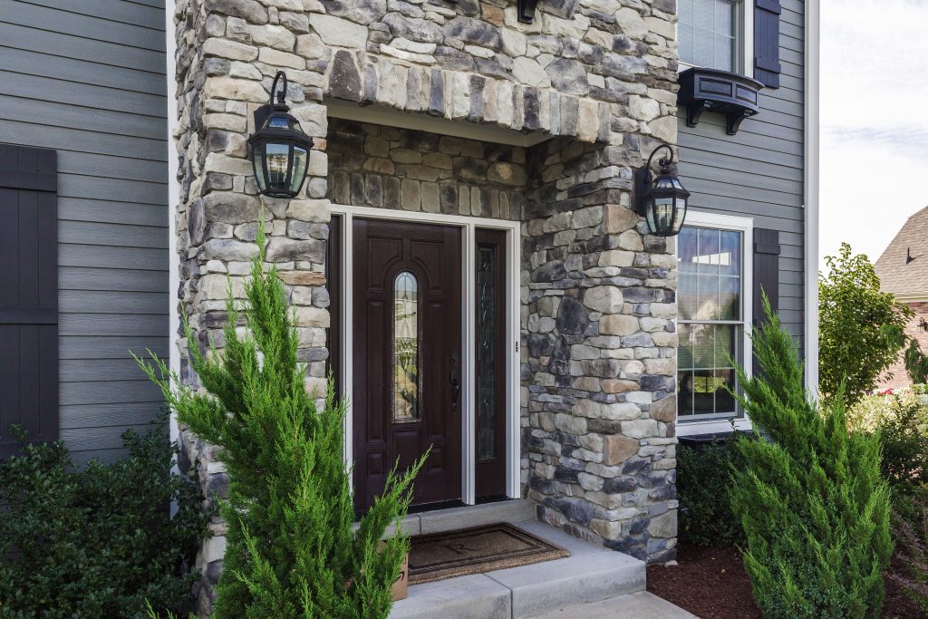 Stone Veneer Buyer's Guide: Colors, Factors, Brands: Dutch Quality Tuscan Ridge